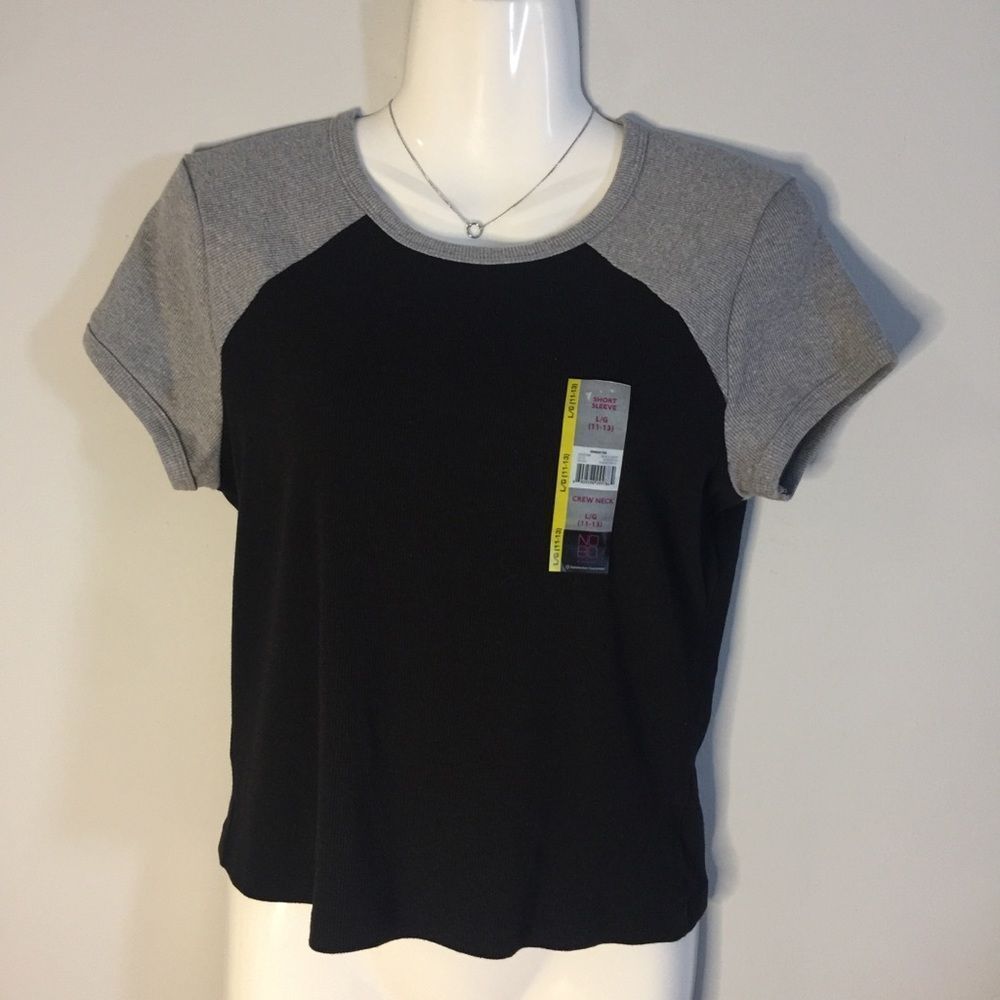 Girl's Short Sleeve Crewneck Top in Black and Gray